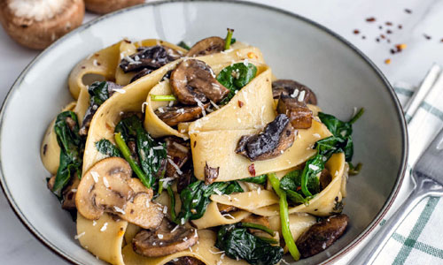 Mushroom Garlic Pasta served with toasted bread